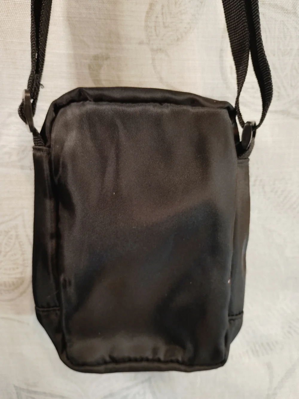 Hit Black  Compact Messenger/ Crossbody Bag